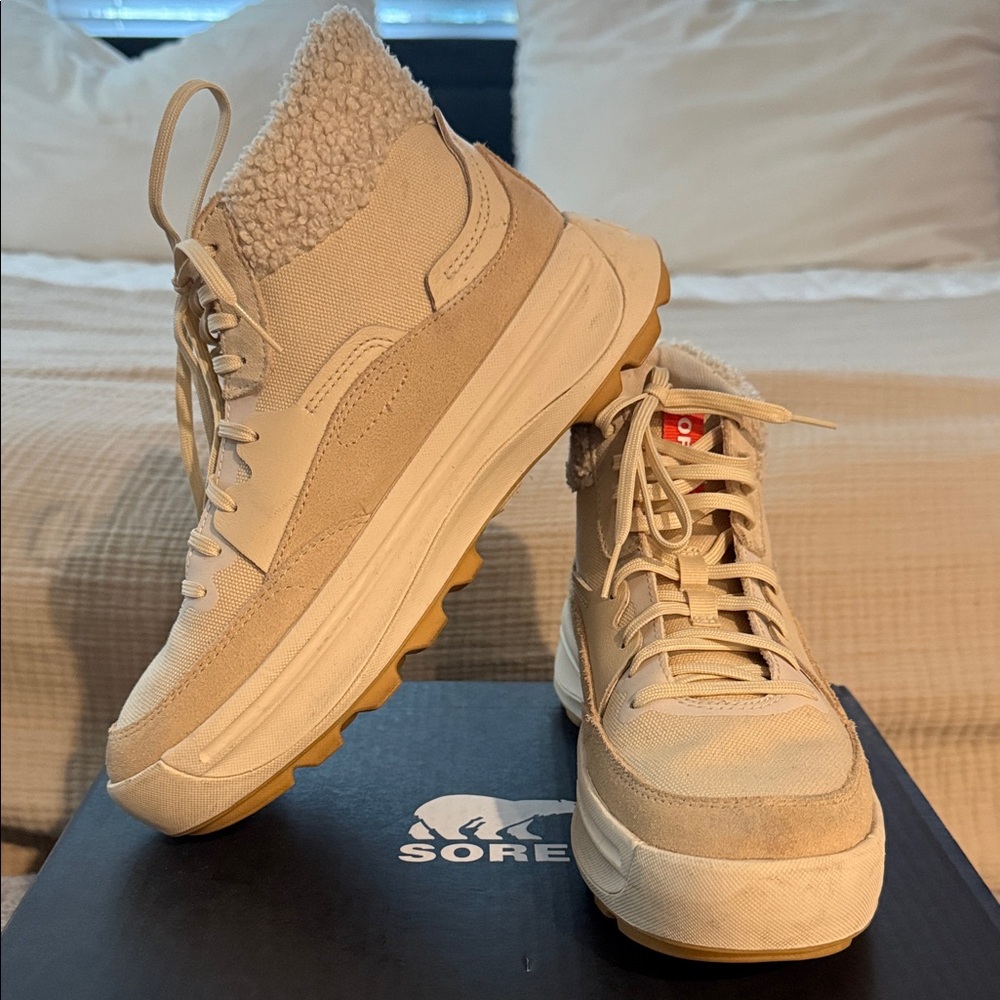 Sorel WOMEN’S Cream Sherpa-Lined High-Top Sneakers